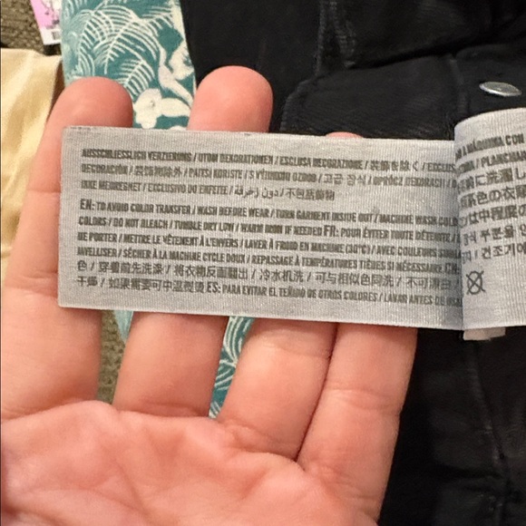 Abercrombie The ‘90s Straight Ultra High Rise Jeans SZ 30/10 Short EUC - Picture 5 of 5